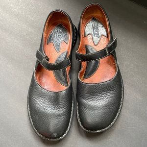 Born B.O.C black pebble leather Mary Jane flats